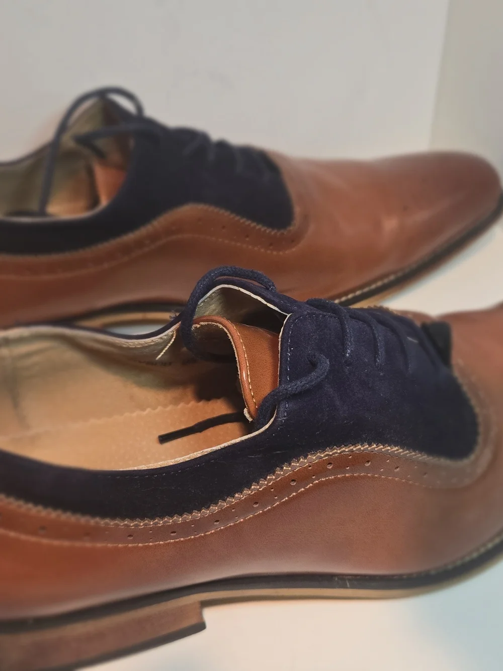 Men's Two-Tone Tan and Black Oxford Derby Dress Shoes